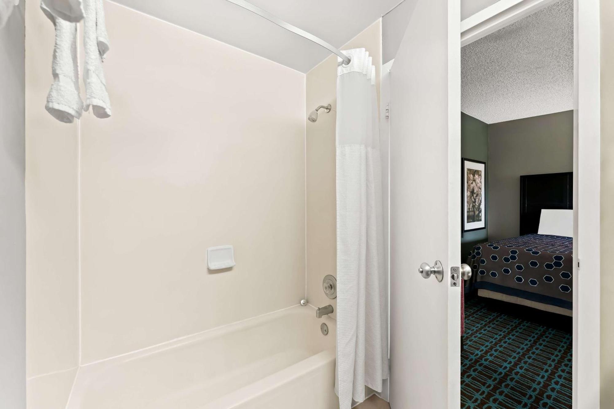 Knights Inn Montgomeryville Kültér fotó