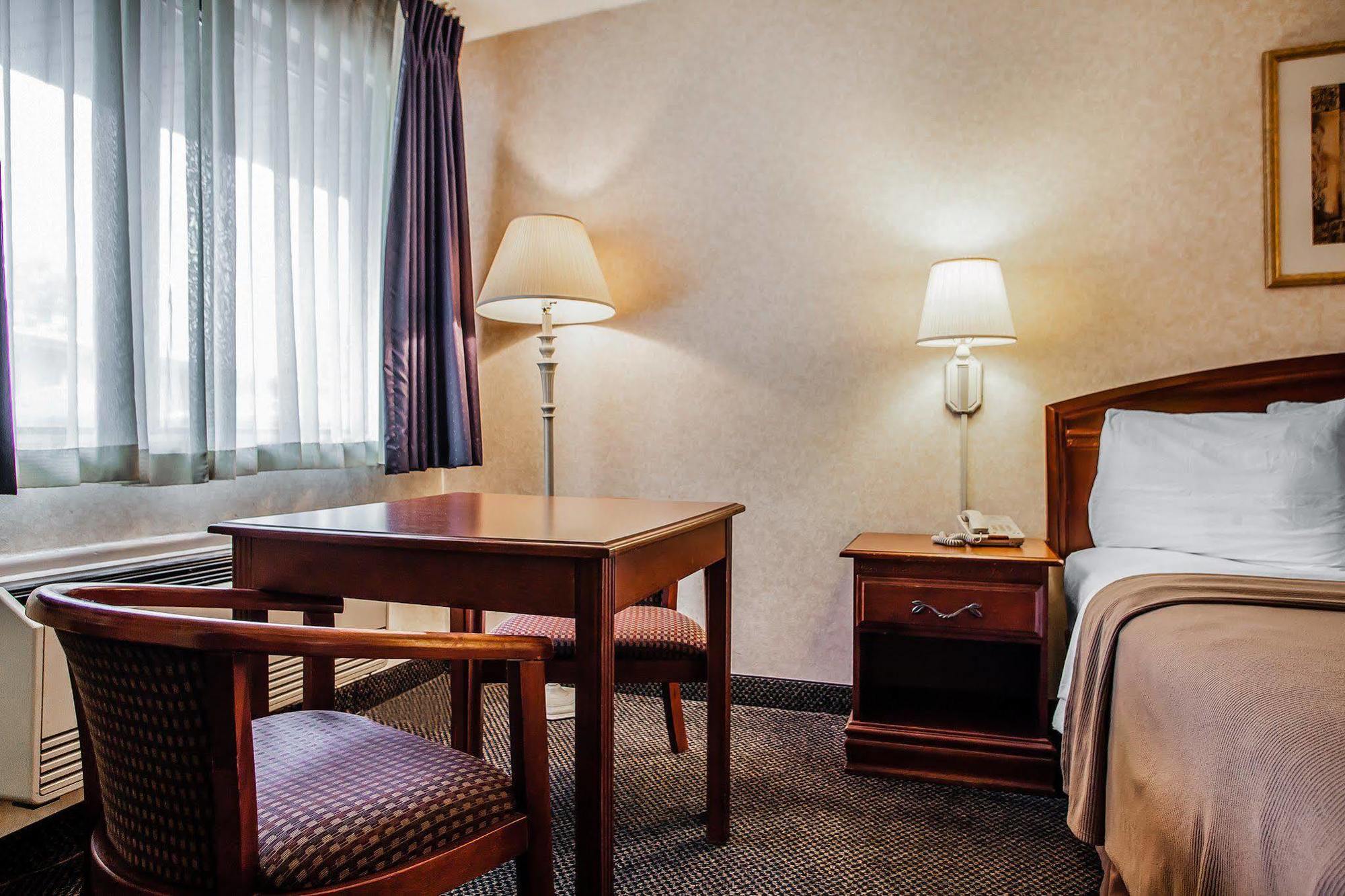Knights Inn Montgomeryville Kültér fotó